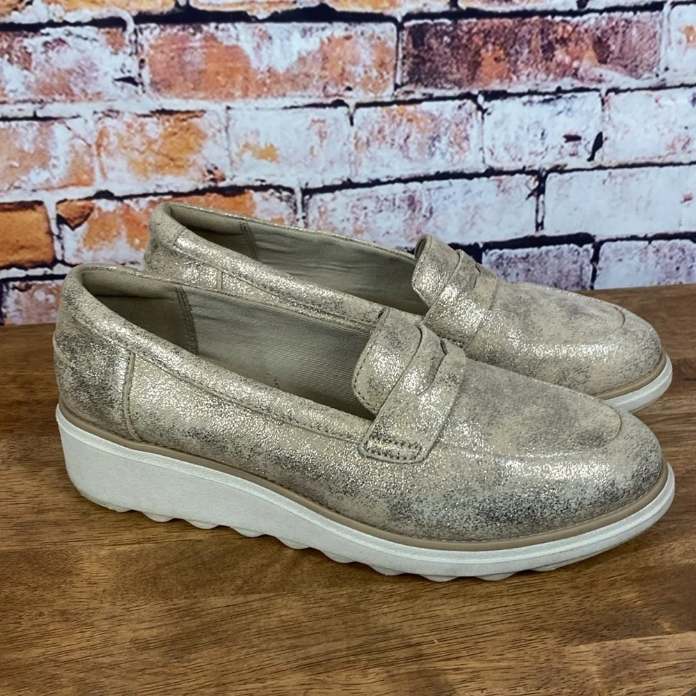 Clarks Womens Sharon Ranch Gold Metallic Platform Slip On Comfort Loafers Sz 8.5 - Picture 3 of 15